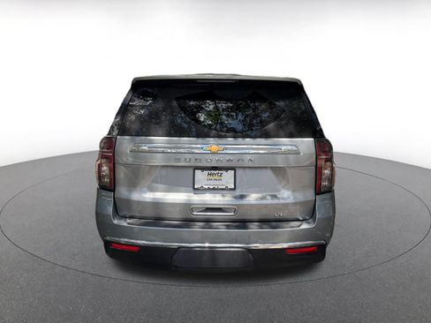 Used 2024 Chevrolet Suburban LT AWD/4WD image 8