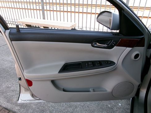 Used 2008 Chevrolet Impala LS FWD image 9