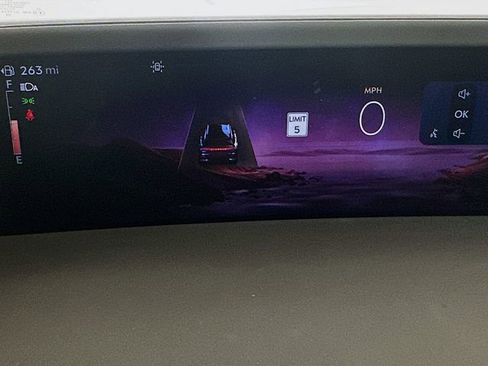 Used 2024 Lincoln Nautilus Reserve w/ Equipment Group 202A image 2