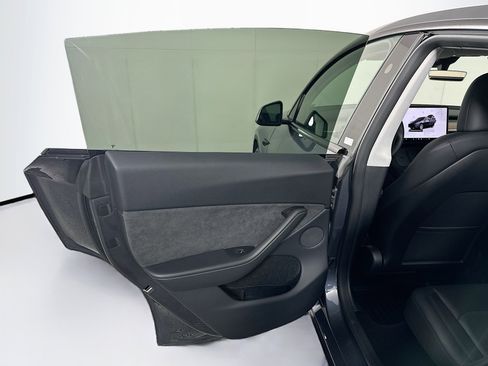 Used 2023 Tesla Model Y Long Range image 25