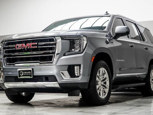 Used 2021 GMC Yukon SLT w/ SLT Luxury Plus Package image 8