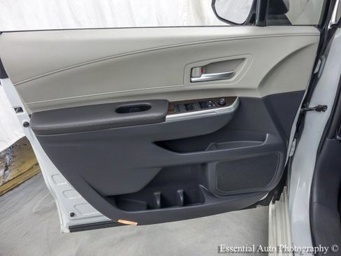 Used 2021 Toyota Sienna XLE w/ XLE Plus Package AWD/4WD image 22