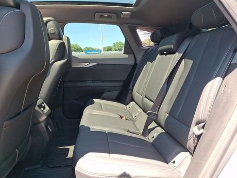 Certified 2025 Cadillac Optiq Sport 2 w/ LPO, Floor Liner Package AWD/4WD image 8