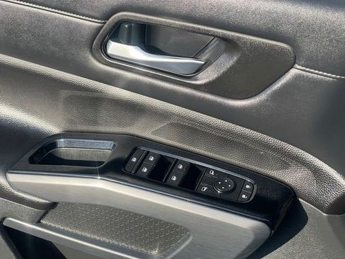 Used 2024 Nissan Pathfinder SL image 15