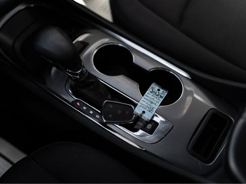 Used 2023 Chevrolet Malibu LT FWD image 17