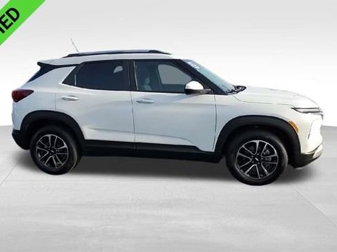 Certified 2025 Chevrolet TrailBlazer LT w/ Convenience Package image 10