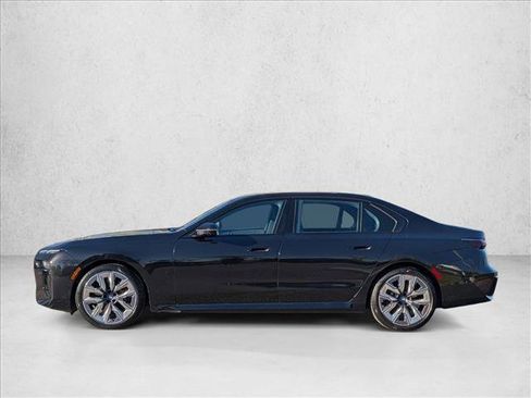 Certified 2023 BMW 740i 740i w/ Parking Assistance Package image 9