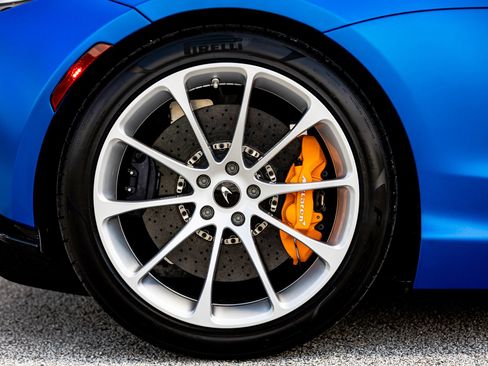 Used 2023 McLaren Artura PERFORMANCE image 27