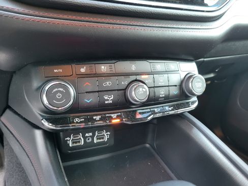 Certified 2024 Dodge Durango GT RWD image 18