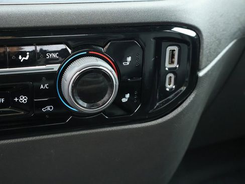 Used 2022 Chevrolet Silverado 1500 LT image 42