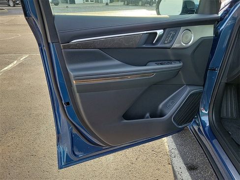 New 2026 Buick Enclave Avenir w/ Super Cruise Package image 19