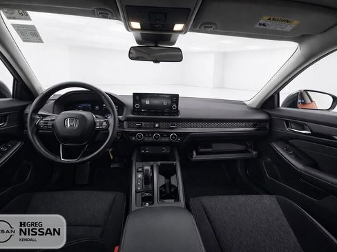 Used 2025 Honda Accord SE image 6
