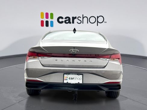 Used 2023 Hyundai Elantra SEL w/ Convenience Package FWD image 4