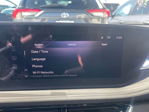 Used 2025 Buick Envista Sport Touring image 21