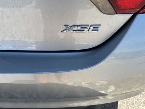 Used 2017 Toyota Camry XSE w/ Moonroof Package FWD image 11