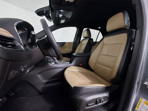 Used 2023 Chevrolet Equinox Premier image 21