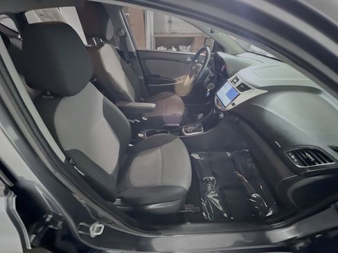 Used 2012 Hyundai Accent GS image 29