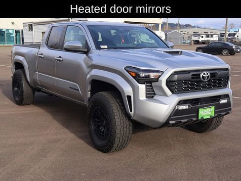 Used 2025 Toyota Tacoma TRD Sport image 9