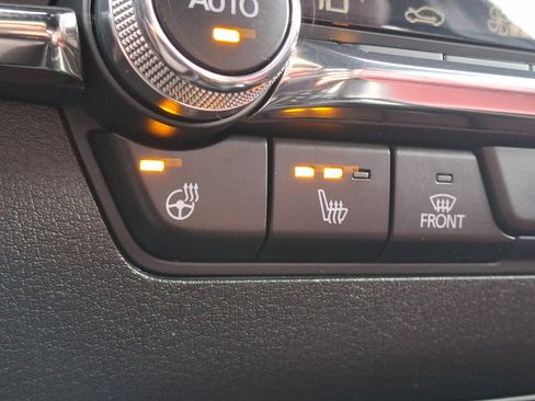 Certified 2023 MAZDA MAZDA3 Hatchback w/Premium Plus Pkg image 28