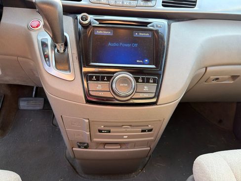 Used 2016 Honda Odyssey SE image 16