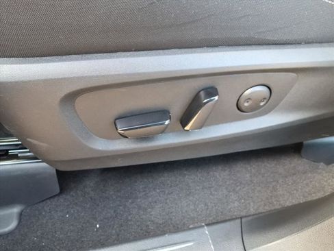 New 2025 Nissan Pathfinder SV image 25