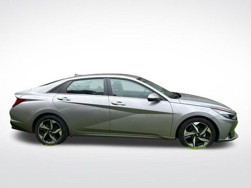 Used 2023 Hyundai Elantra Limited FWD image 7