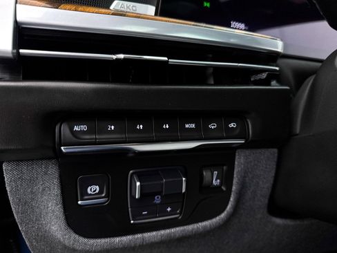 Used 2025 Cadillac Escalade ESV Sport Platinum w/ LPO, ONYX Package image 14