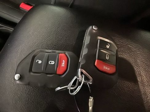 Used 2024 Jeep Wrangler Unlimited AWD/4WD image 19