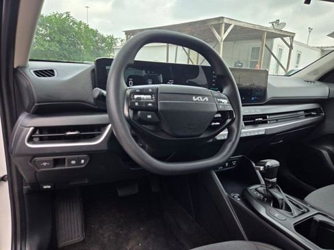 Used 2025 Kia K4 FWD image 15