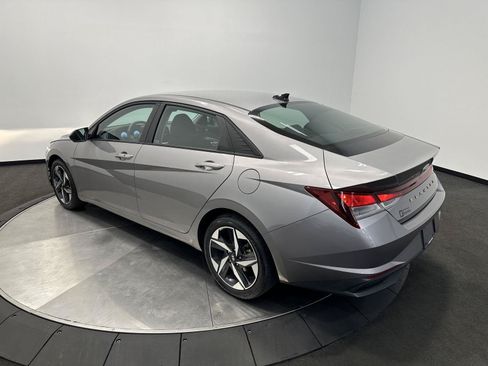 Certified 2023 Hyundai Elantra SEL w/ Convenience Package FWD image 5