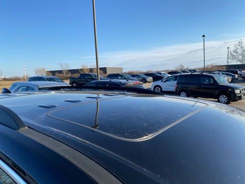 Used 2023 Chevrolet Traverse LT w/ LT Premium Package image 5