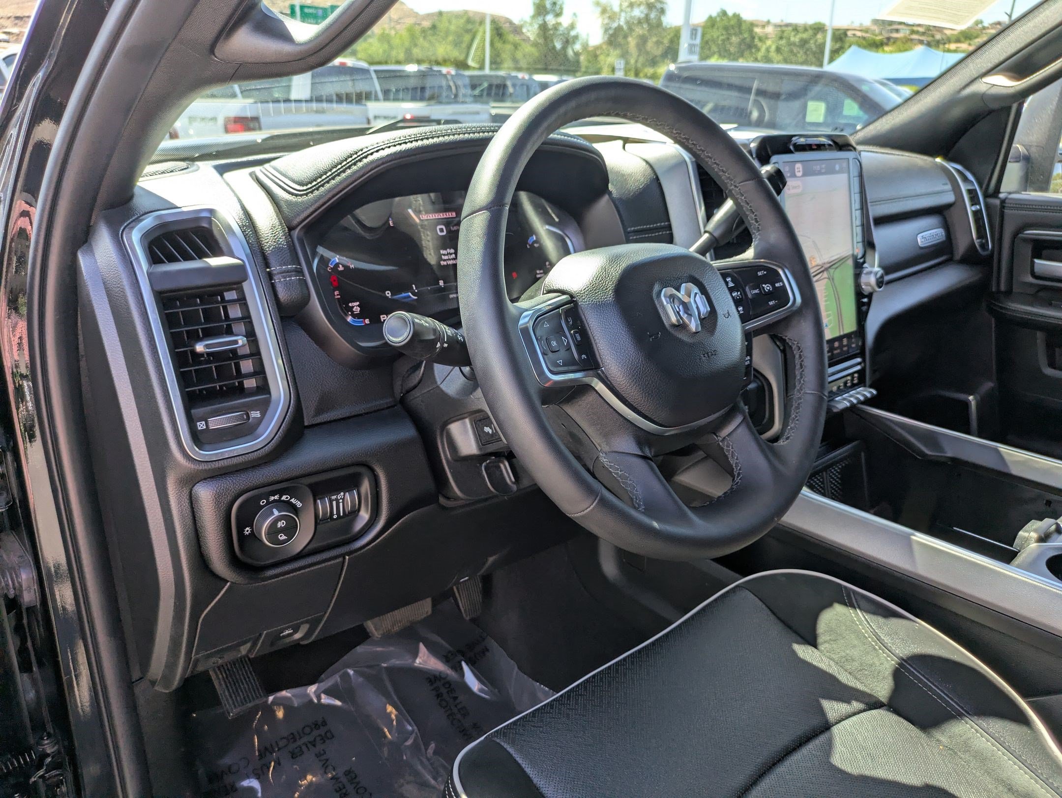 Used 2025 RAM 2500 Laramie AWD/4WD image 14