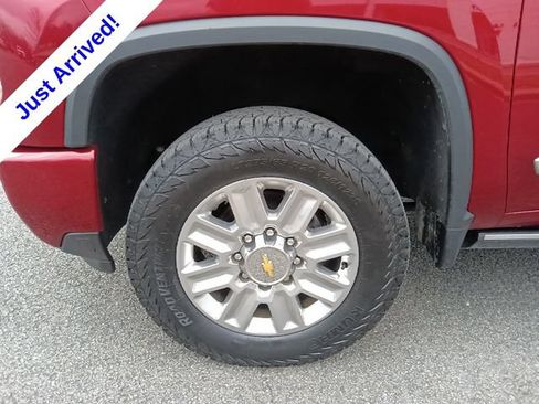 Used 2024 Chevrolet Silverado 2500 High Country w/ High Country Premium Package AWD/4WD image 10