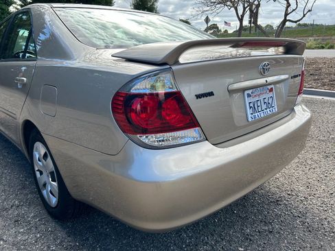 Used 2005 Toyota Camry SE FWD image 23