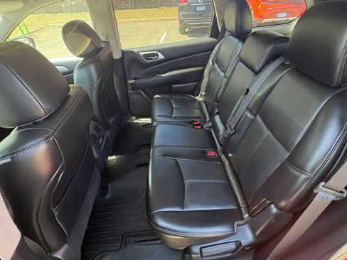 Used 2017 Nissan Pathfinder SL w/ Trailer Tow Package image 25