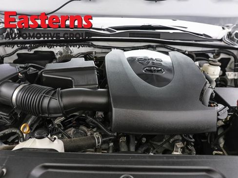 Used 2021 Toyota Tacoma SR AWD/4WD image 7