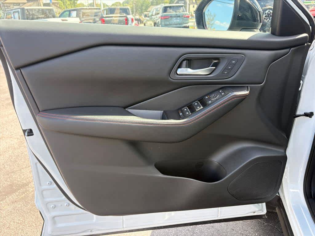 Used 2025 Nissan Rogue SV w/ Rock Creek Premium Package AWD/4WD image 20