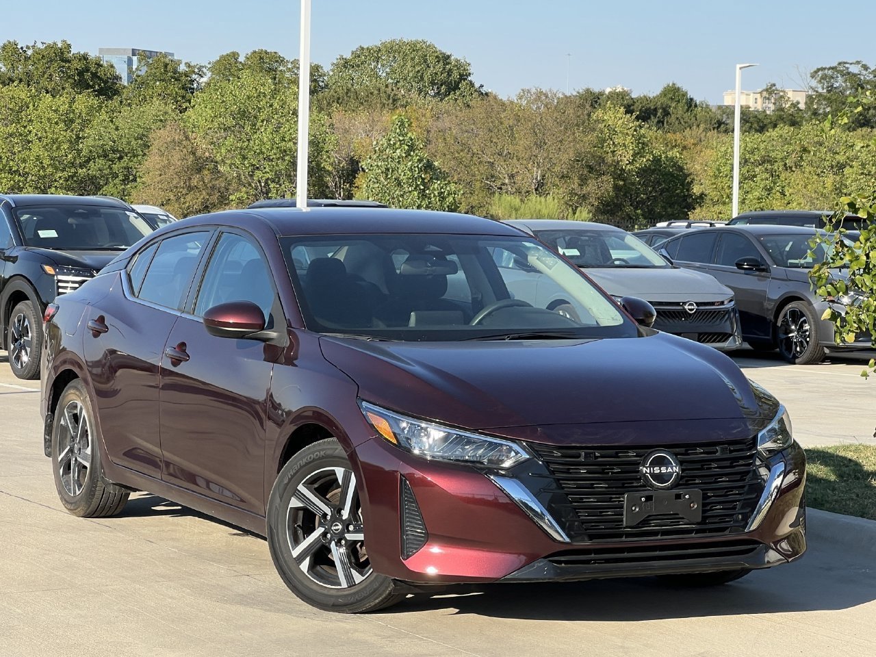 Used 2024 Nissan Sentra SV FWD image 2