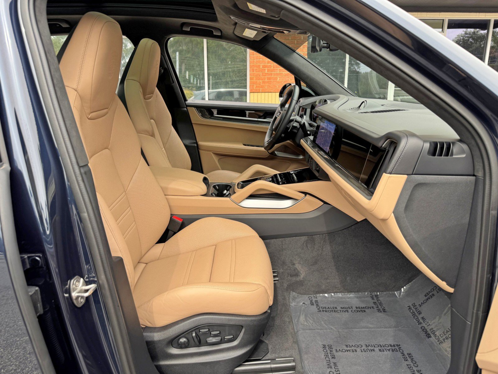 Used 2024 Porsche Cayenne Turbo AWD/4WD image 16