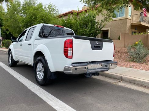 Used 2017 Nissan Frontier SV w/ SV Value Truck Package image 11