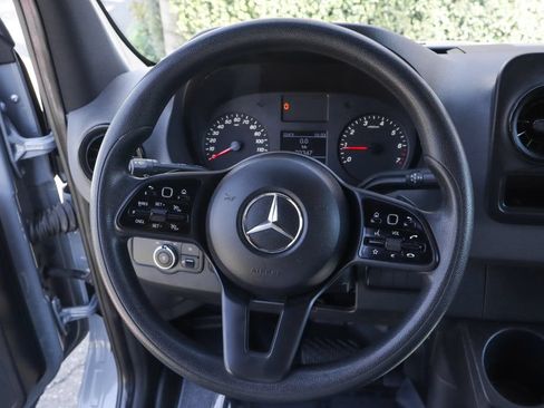 Used 2020 Mercedes-Benz Sprinter 1500 image 26