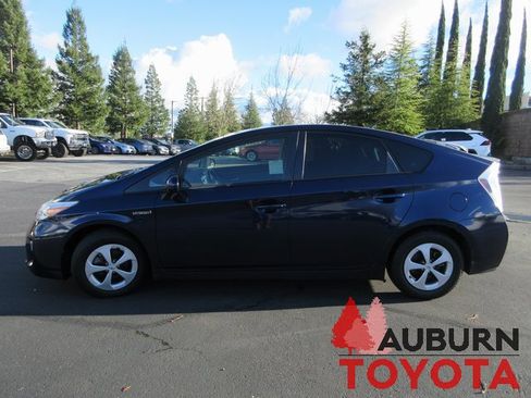 Used 2013 Toyota Prius Four image 8