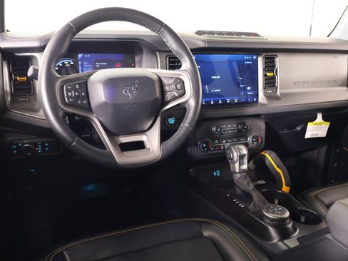 Used 2024 Ford Bronco Badlands AWD/4WD image 2