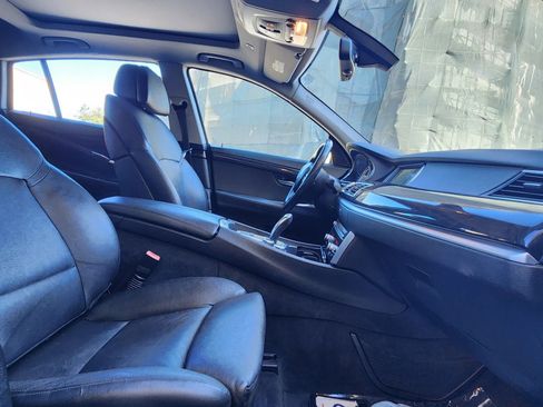 Used 2011 BMW 550i image 52