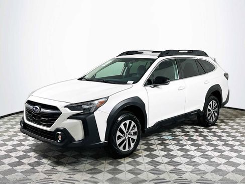 Certified 2025 Subaru Outback Premium w/ Popular Package #1A image 3