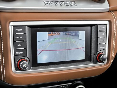 Used 2017 Ferrari California T RWD image 29