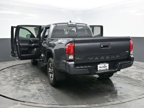 Used 2019 Toyota Tacoma TRD Sport AWD/4WD image 36