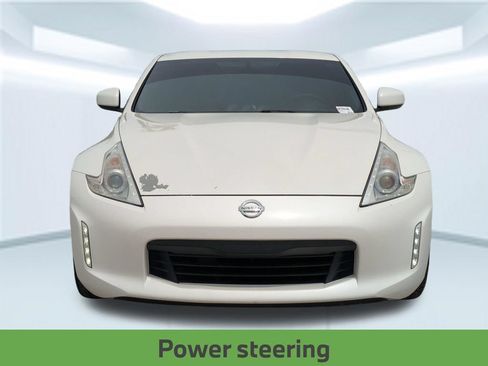 Used 2015 Nissan 370Z Coupe RWD image 11