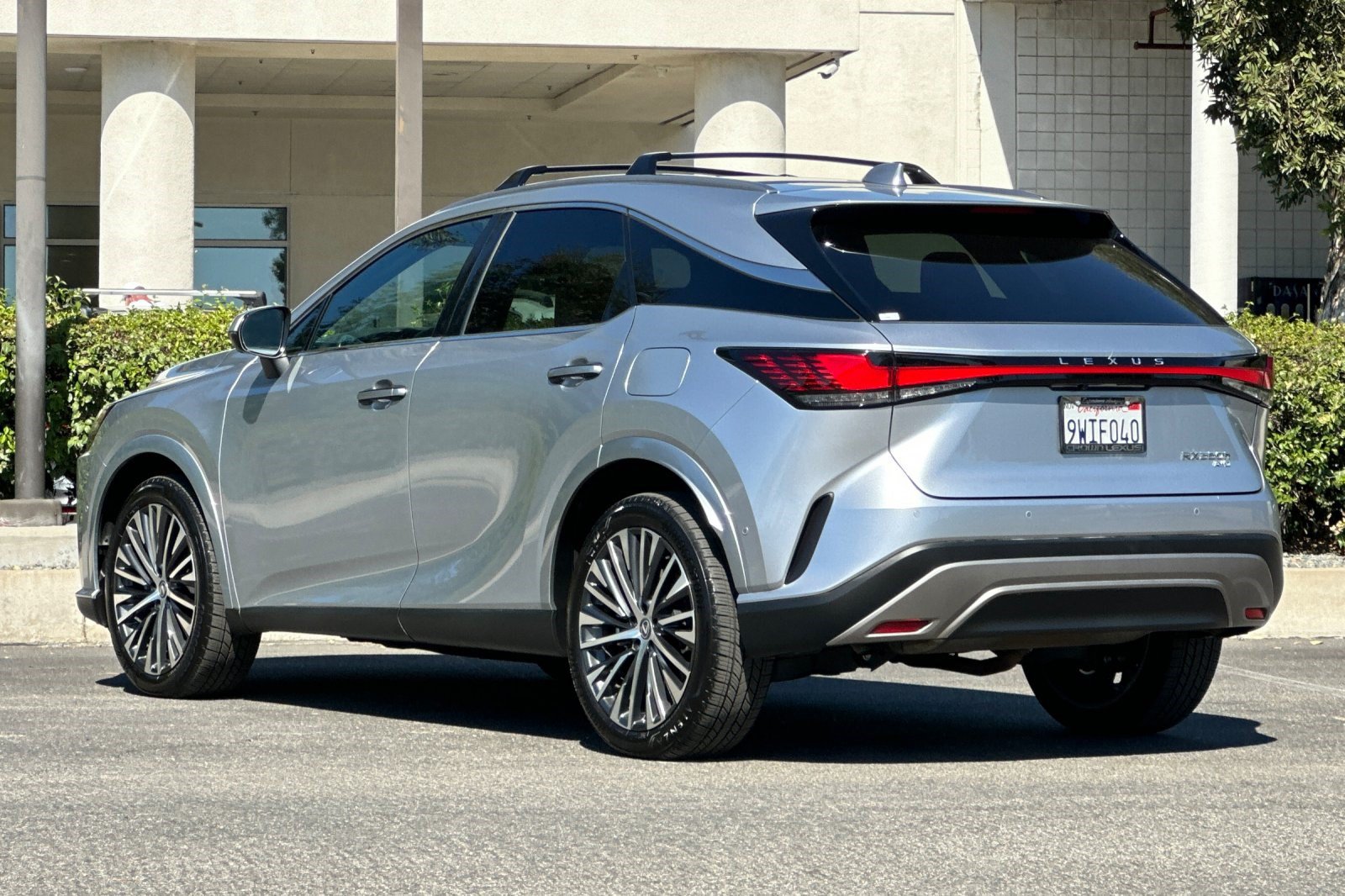 Certified 2025 Lexus RX 350 w/ Convenience Package AWD/4WD image 3
