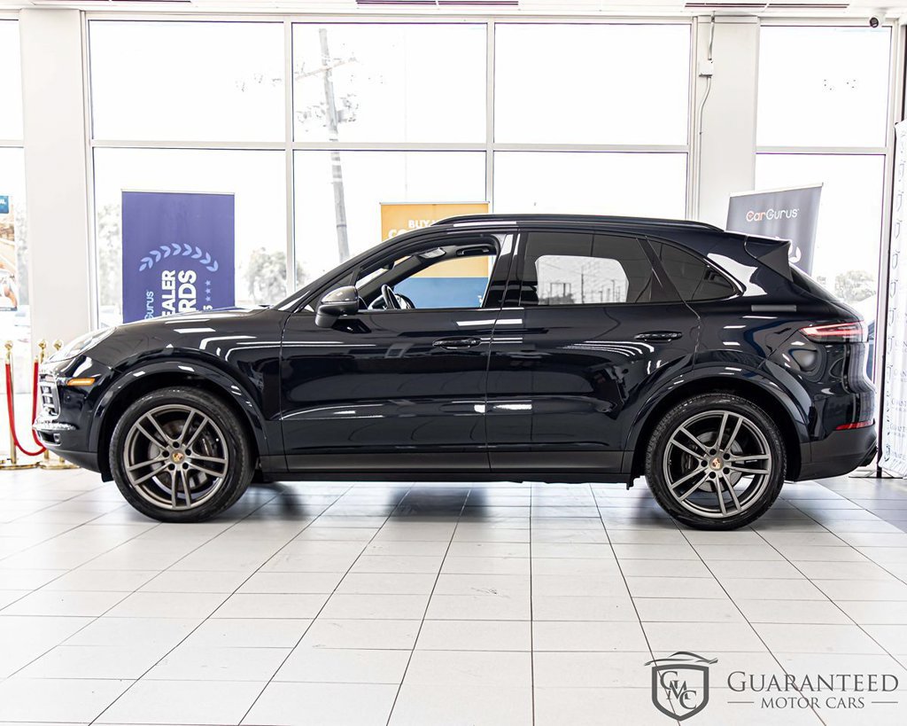 Used 2023 Porsche Cayenne w/ Premium Package AWD/4WD image 6